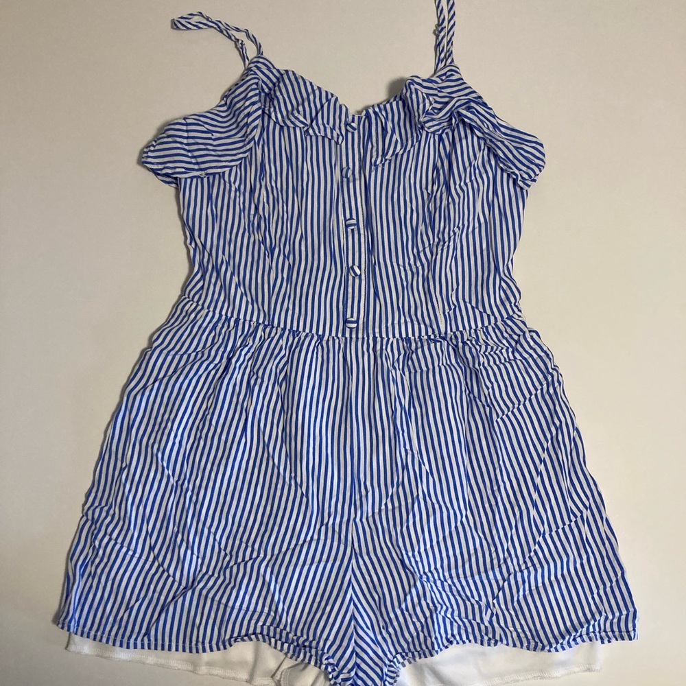 Daytrip Blue and White Striped women’s size M Romper ruffle hem elastic waist